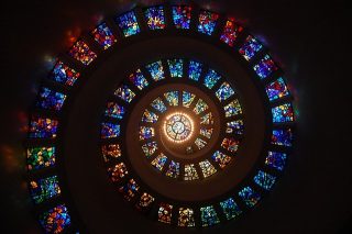 stained-glass-1181864_640-320×213