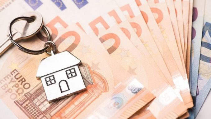 House key on euro Banknotes